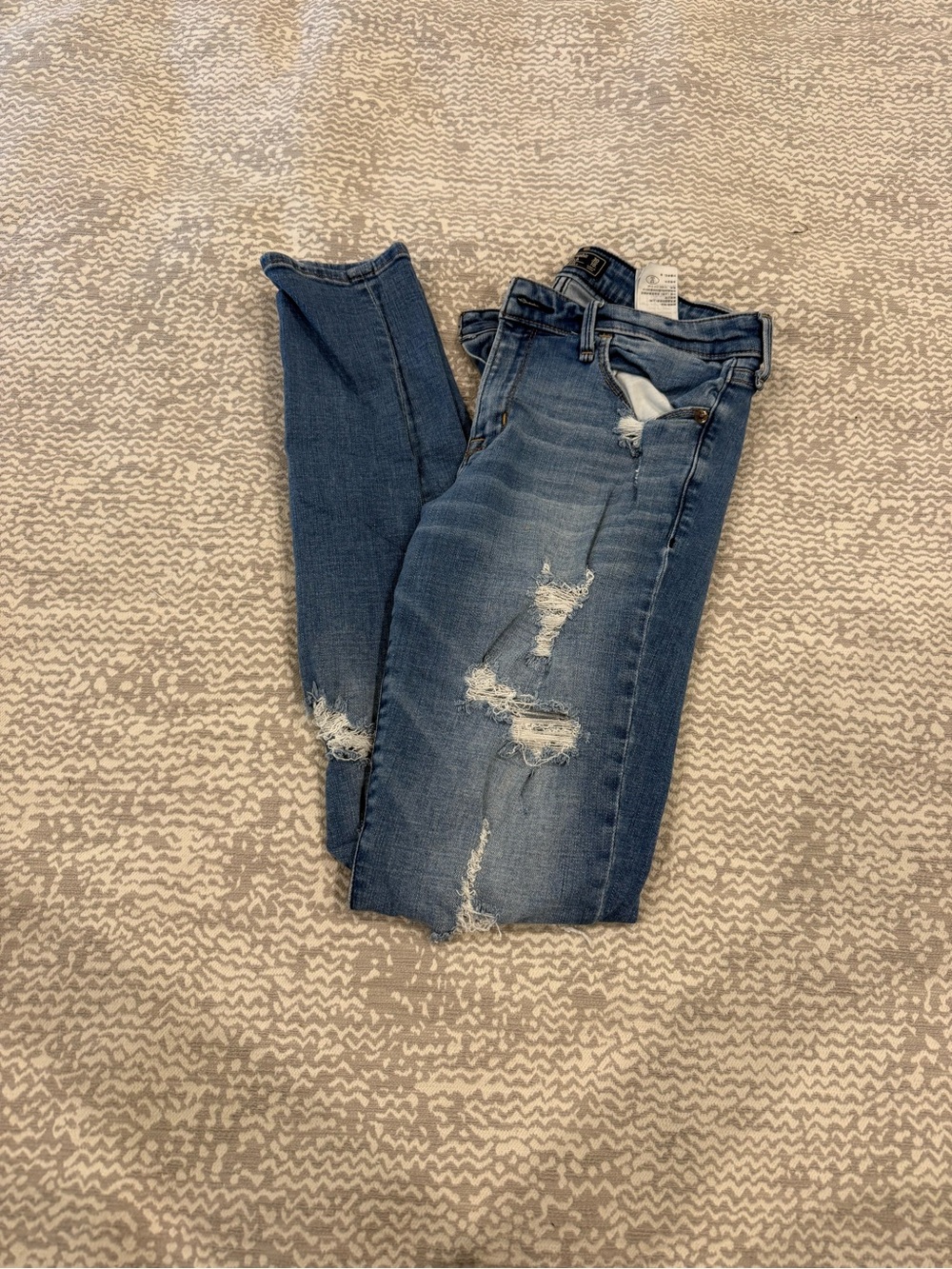 Distressed Blue Women's Skinny Jeans SIZE 30 LONG
